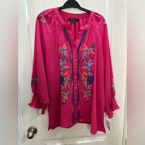 NWT 79.00 Calessa Fuchsia Blouse with Vibrant Embroidery 2x artsy boho vacay
